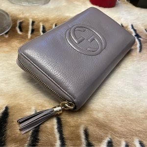 Beautiful Gucci Soho Leather Zippy Wallet